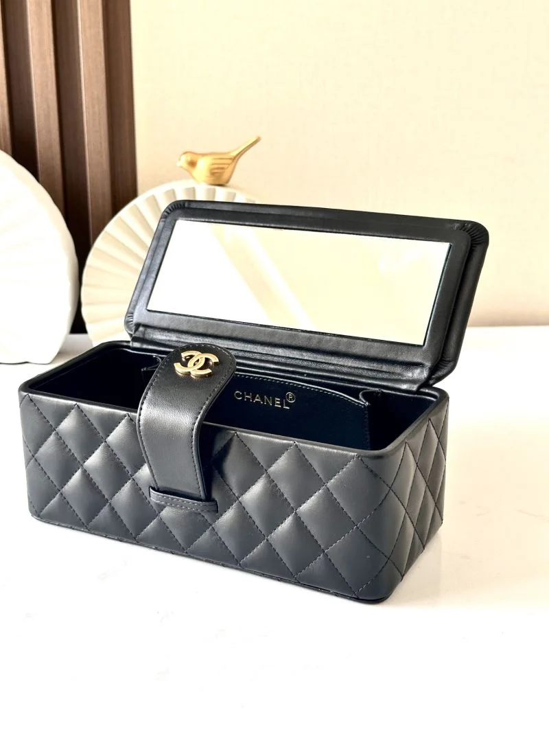 WellDesigned Chanel Cosmetic Bags 53414