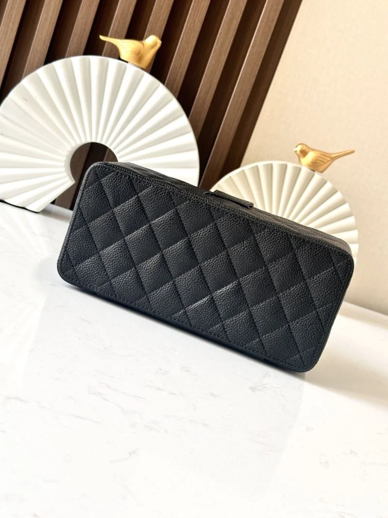 Elegant Chanel Cosmetic Bags 53403