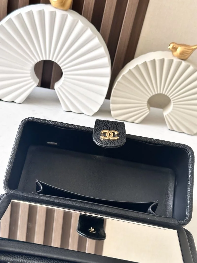 Elegant Chanel Cosmetic Bags 53403
