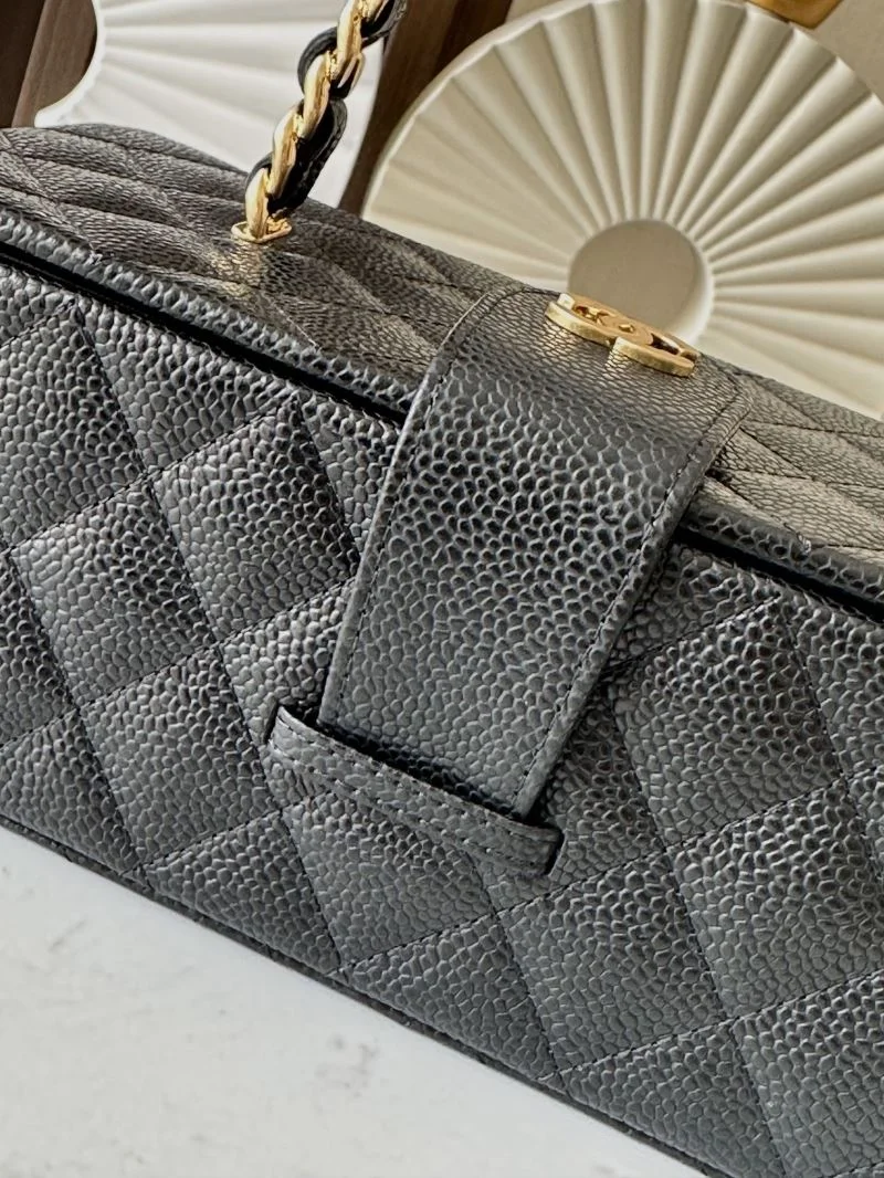 Elegant Chanel Cosmetic Bags 53403