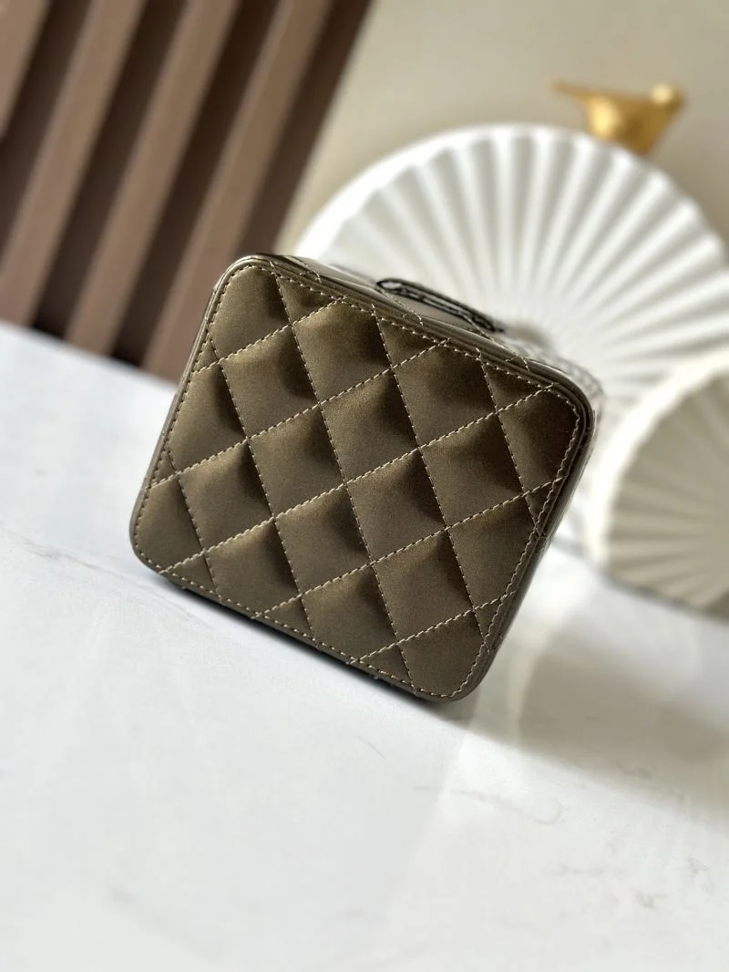 WrinkleFree Chanel Cosmetic Bags 53438