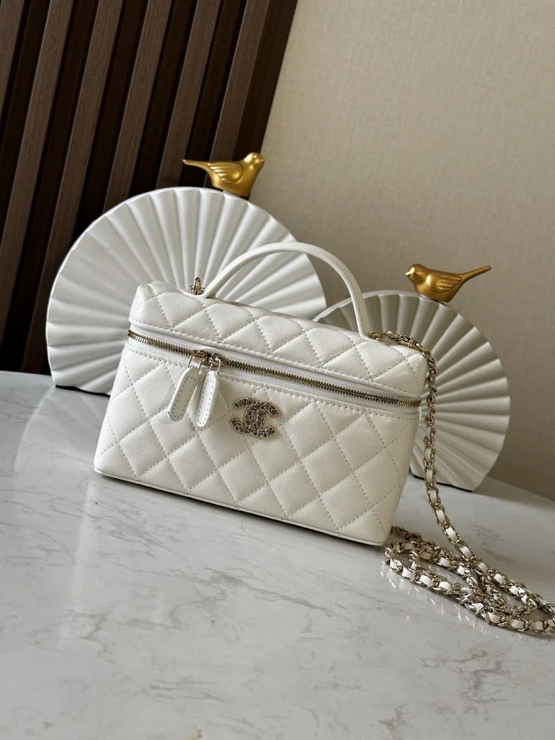 Stylish Chanel Cosmetic Bags 53396