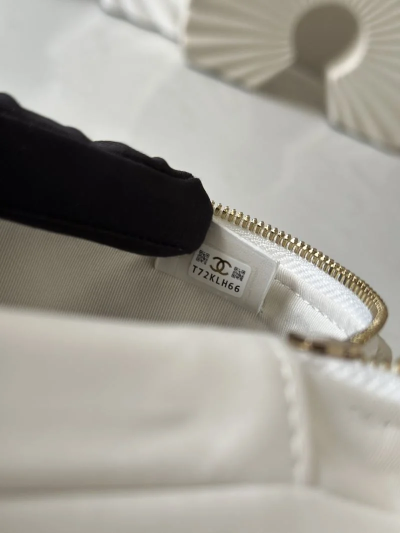 Stylish Chanel Cosmetic Bags 53396