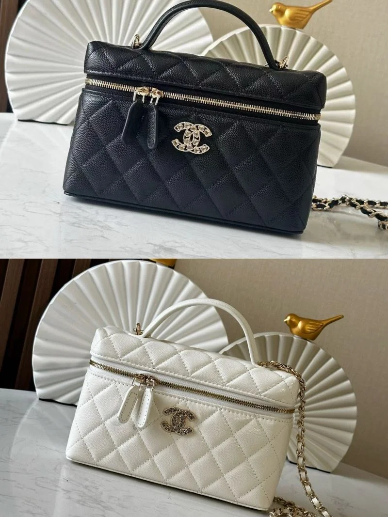 Stylish Chanel Cosmetic Bags 53396