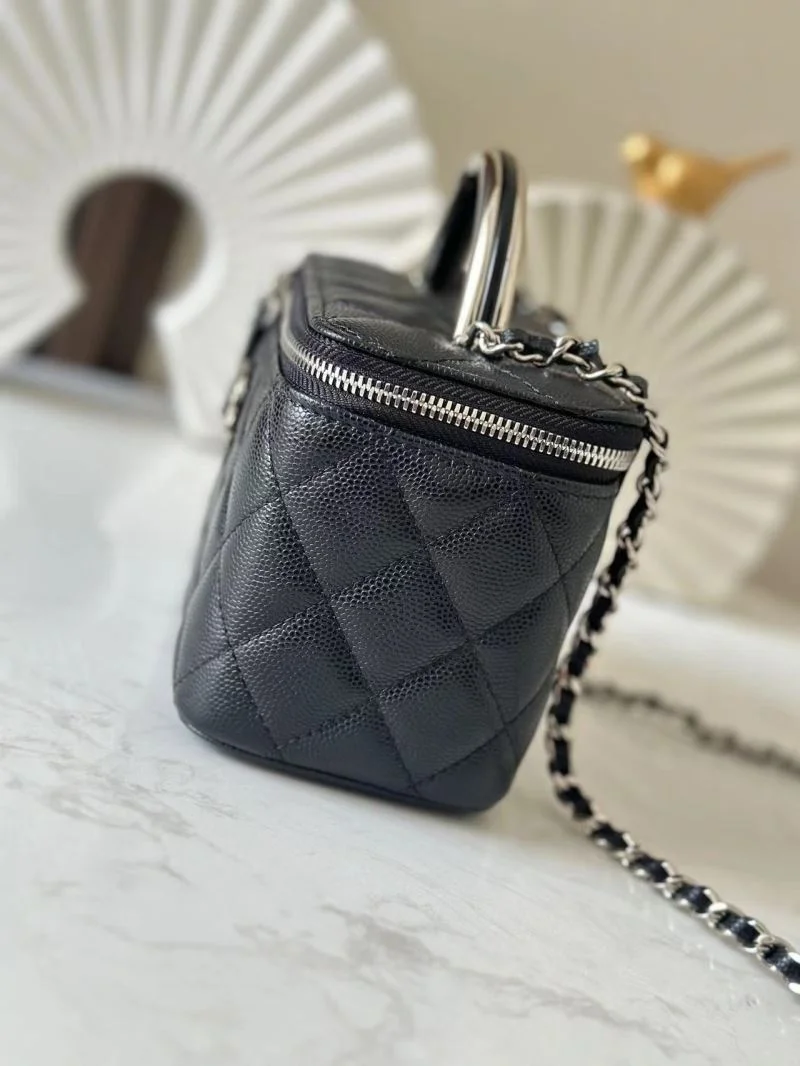 Chanel Cosmetic Bags Flexible 53435