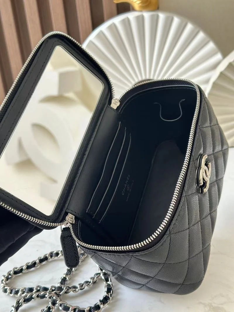 Chanel Cosmetic Bags Flexible 53435