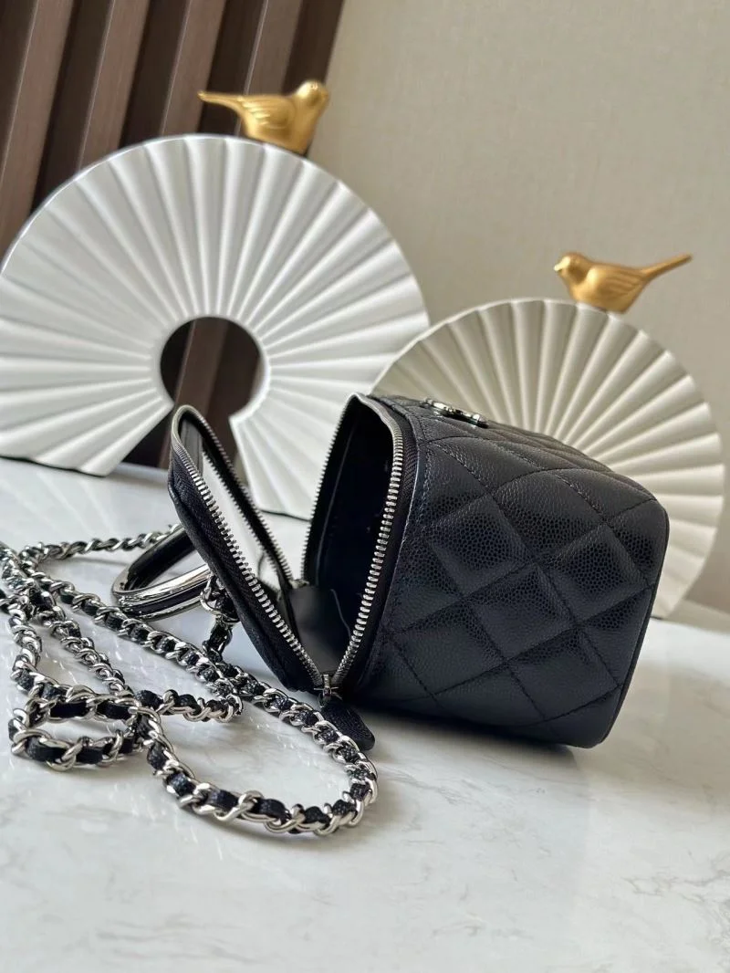 Chanel Cosmetic Bags Flexible 53435