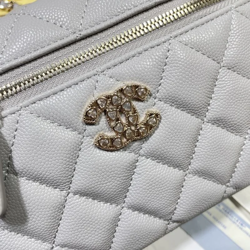Practical Chanel Cosmetic Bags 53389