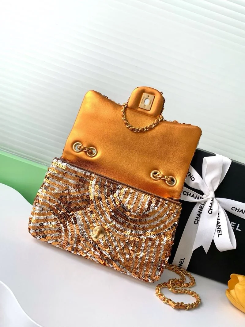Lightweight Chanel Cosmetic Bags 53376