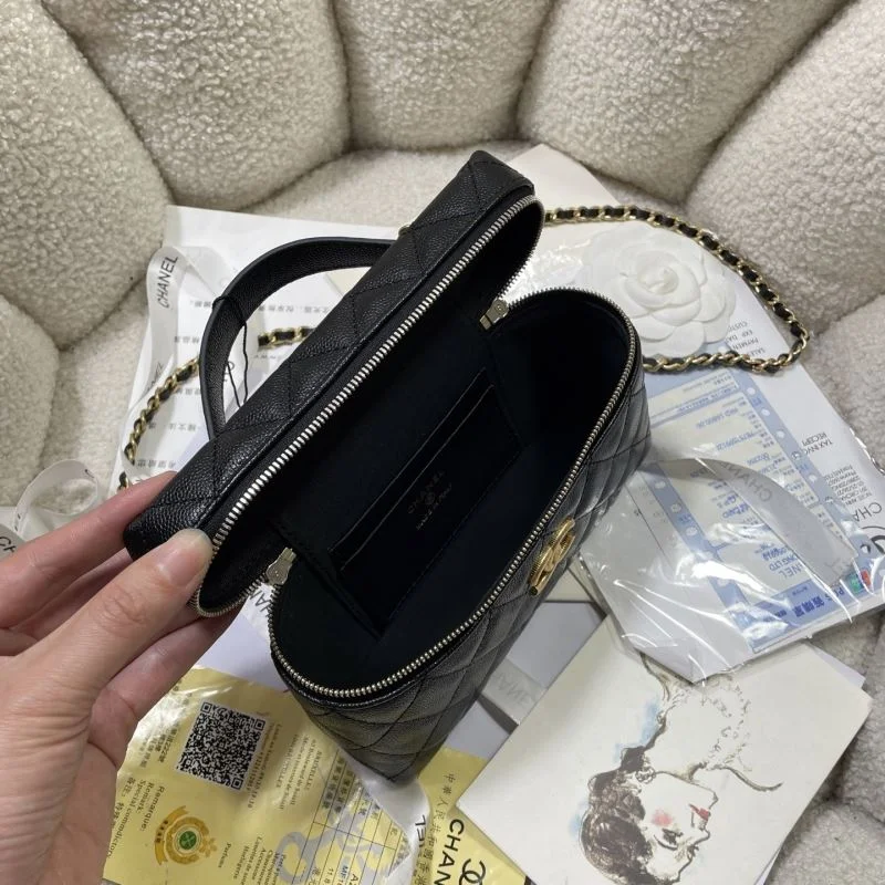 Chanel Cosmetic Bags Lightweight 53423