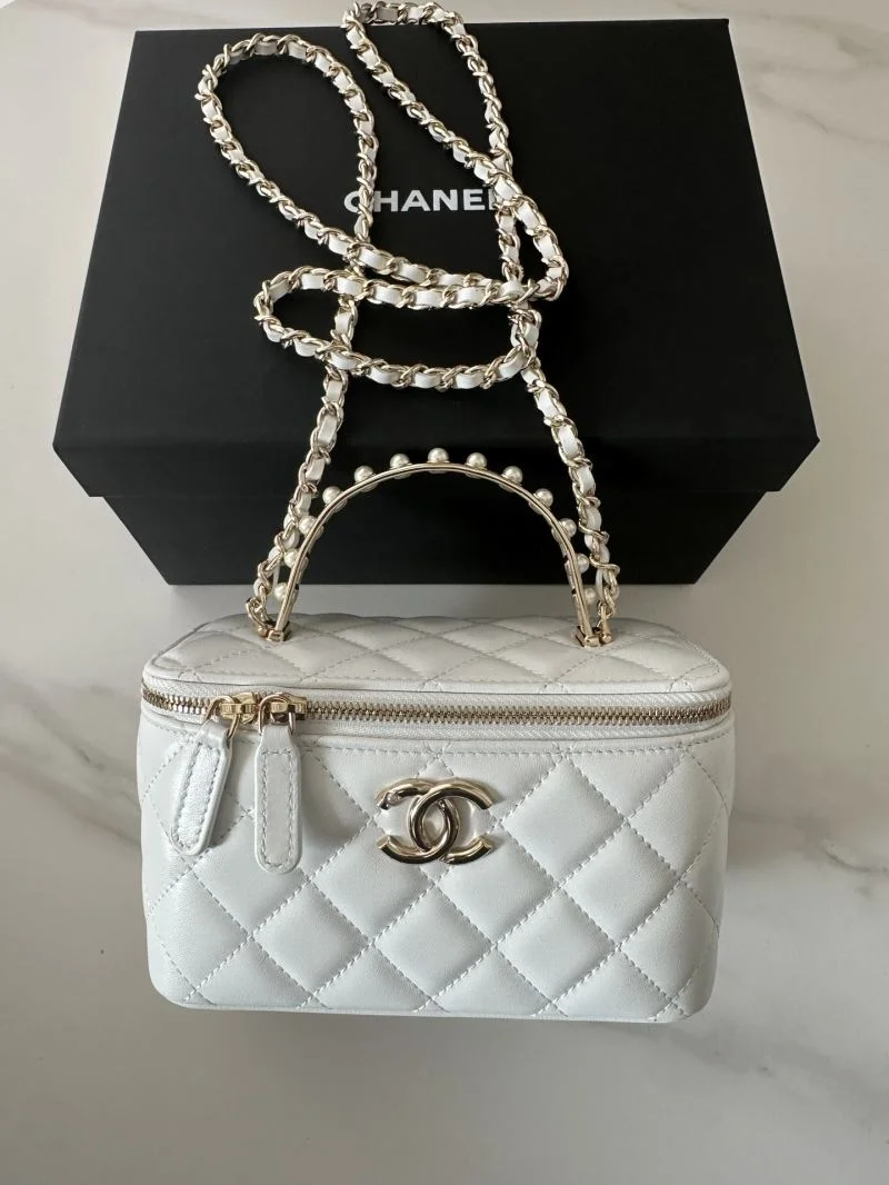 Chanel Cosmetic Bags Sustainable 53431
