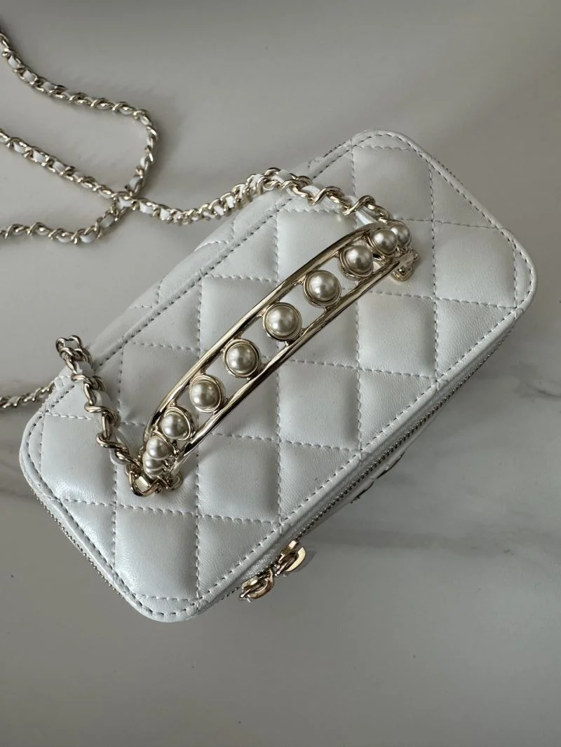 Chanel Cosmetic Bags Sustainable 53431