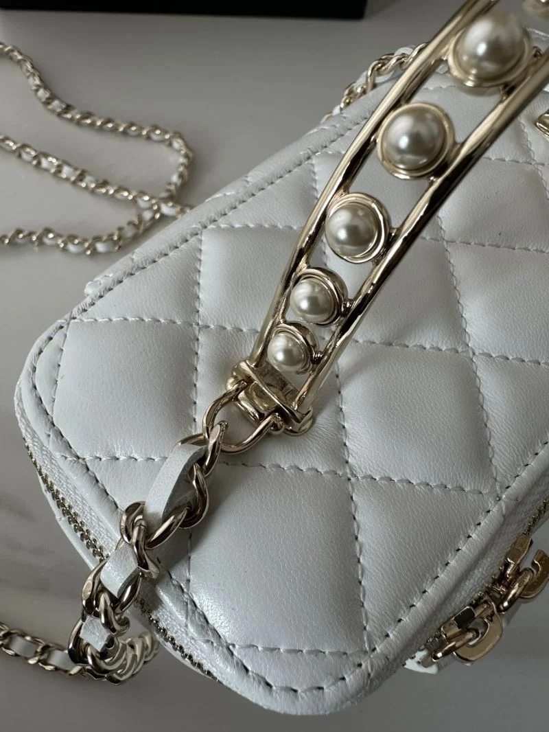 Chanel Cosmetic Bags Sustainable 53431