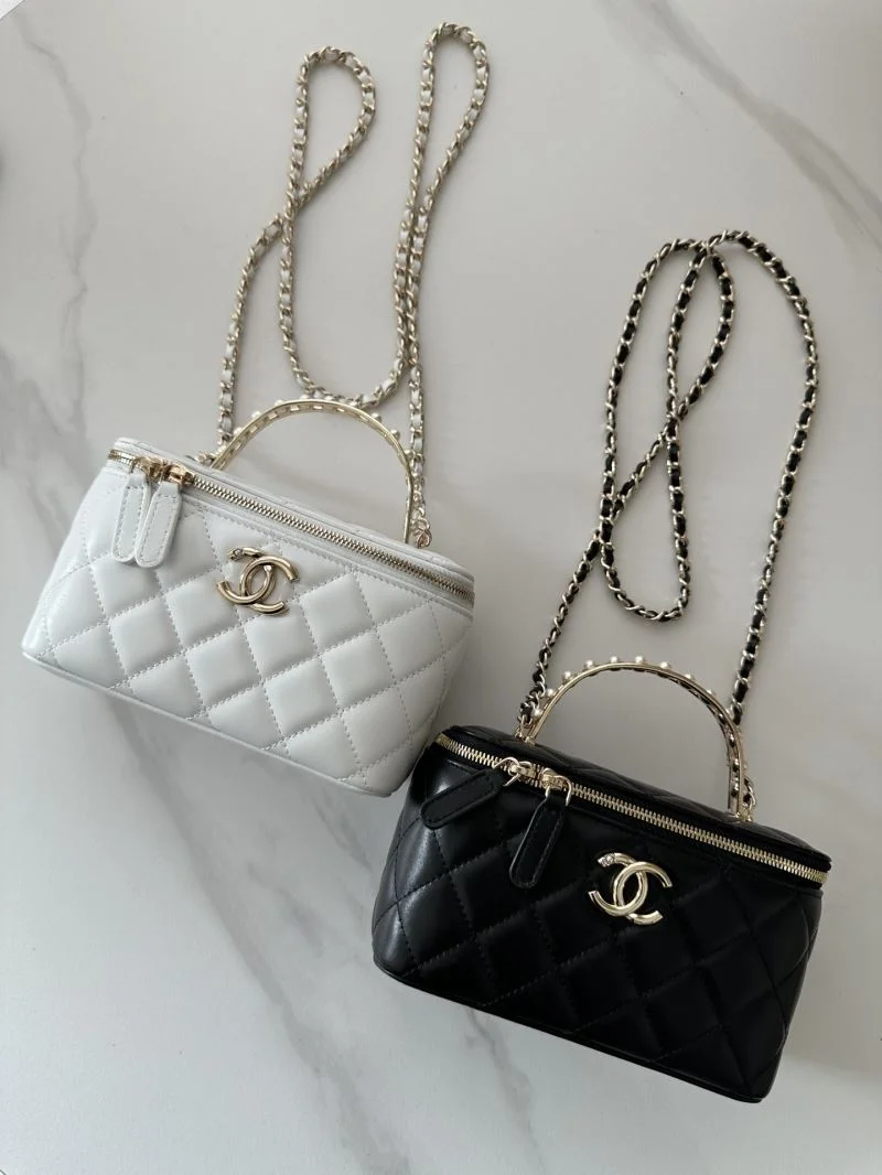 Chanel Cosmetic Bags Sustainable 53431