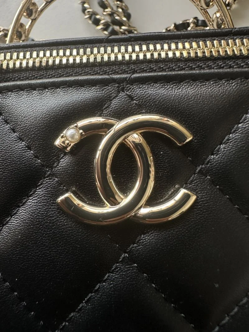 Chanel Cosmetic Bags SunProtective 53385