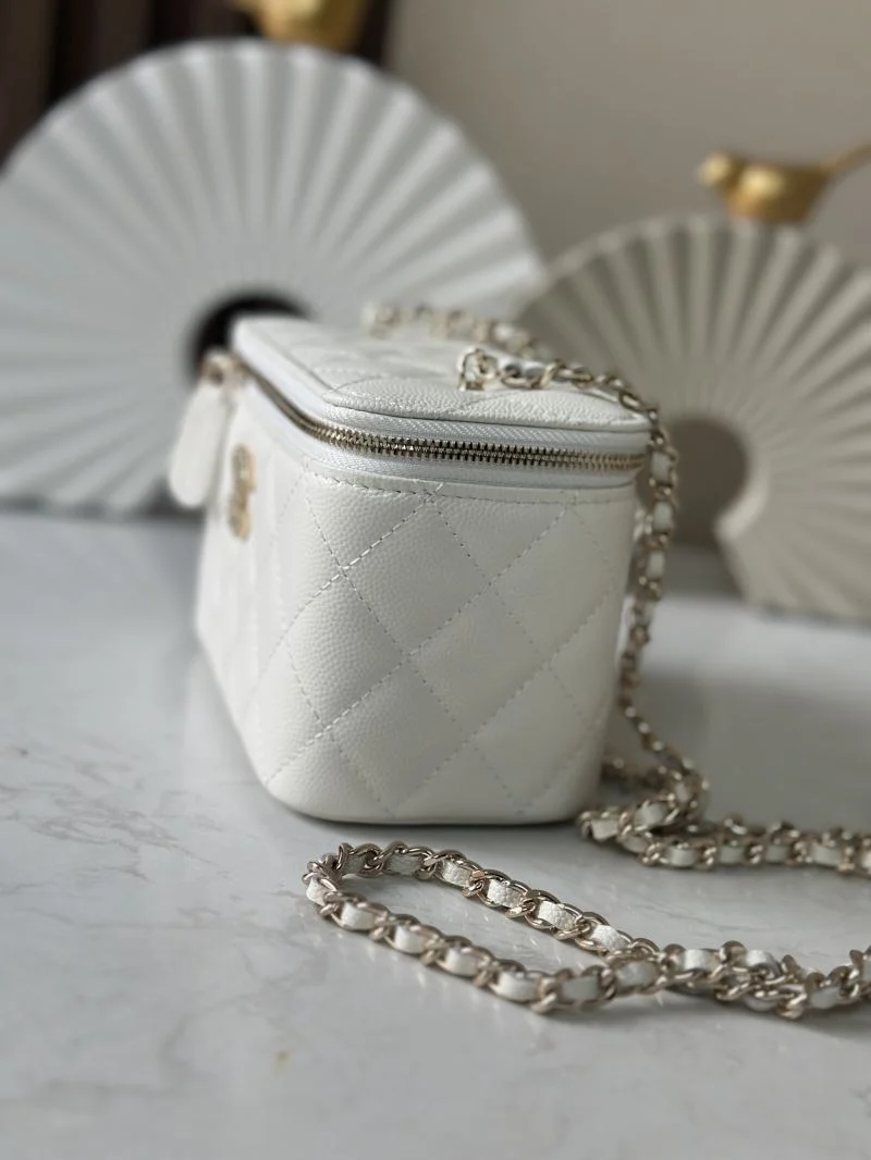Chanel Cosmetic Bags Durable 53370