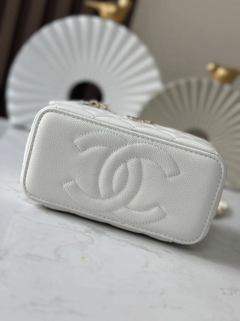 Chanel Cosmetic Bags Durable 53370