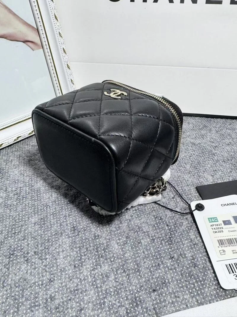 Chanel Cosmetic Bags Trendsetting 53366