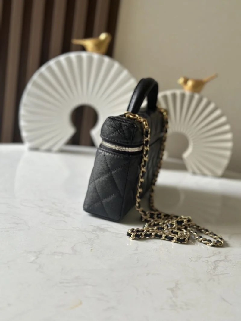 Lightweight Chanel Cosmetic Bags 53361