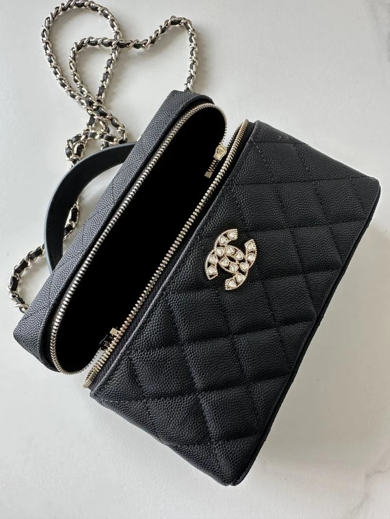 Chanel Cosmetic Bags Modern 53353