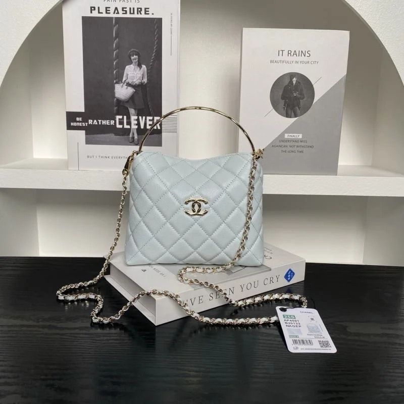Comfortable Chanel Cosmetic Bags 53359