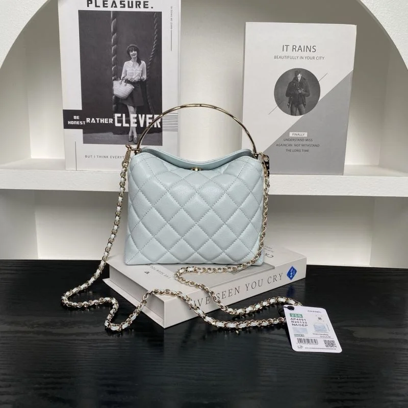 Comfortable Chanel Cosmetic Bags 53359