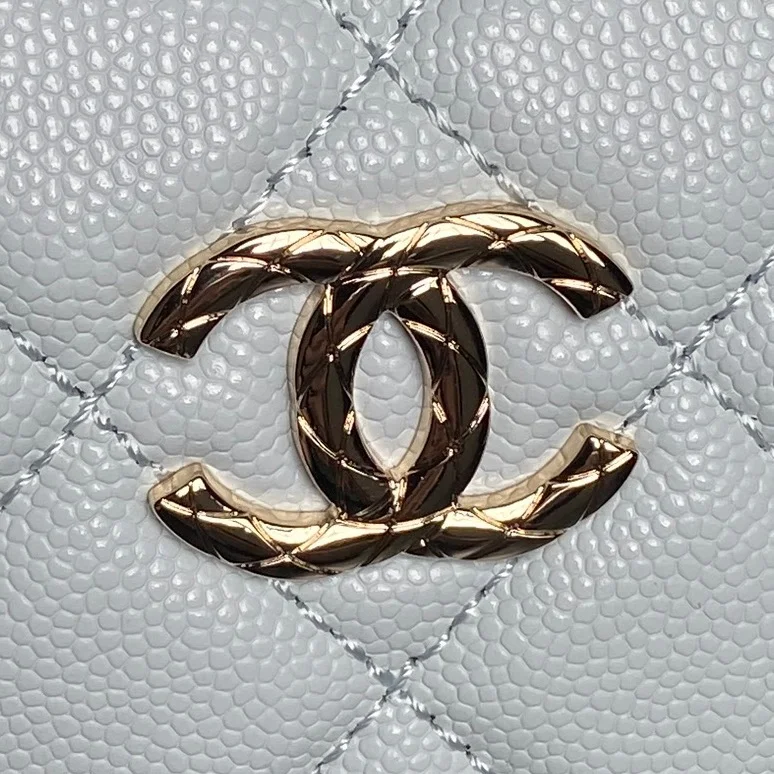 Comfortable Chanel Cosmetic Bags 53359