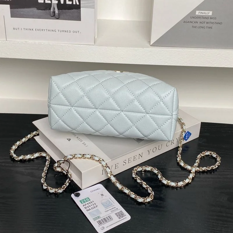 Comfortable Chanel Cosmetic Bags 53359