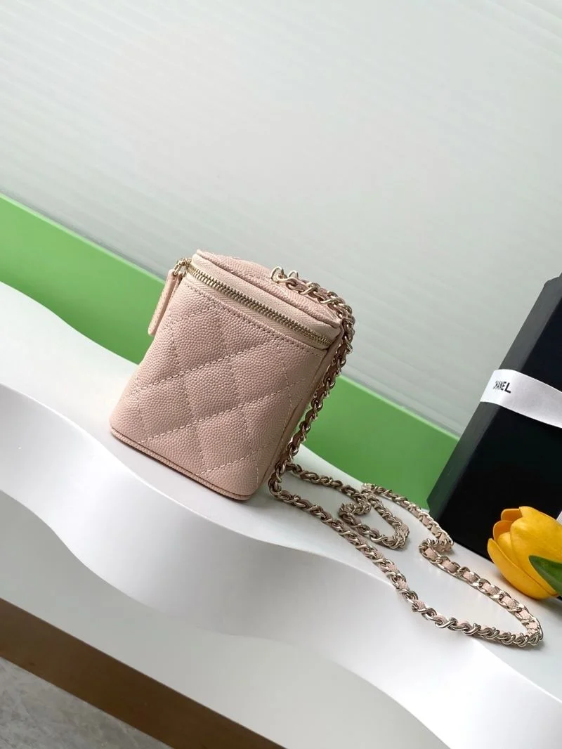 Chanel Cosmetic Bags Vibrant 53372