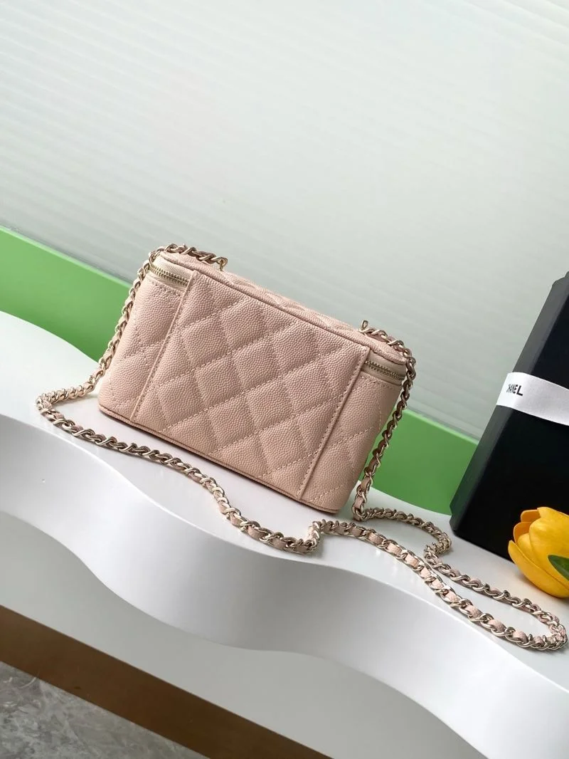 Chanel Cosmetic Bags Vibrant 53372