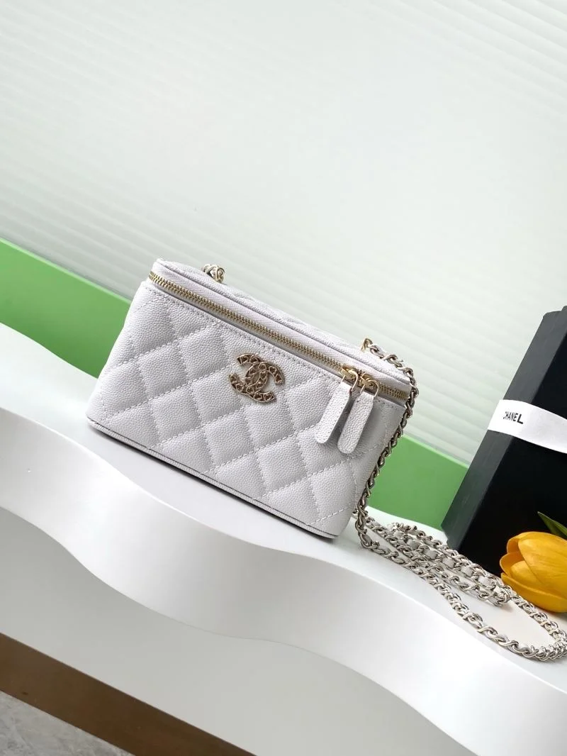 Chanel Cosmetic Bags Sophisticated 53337