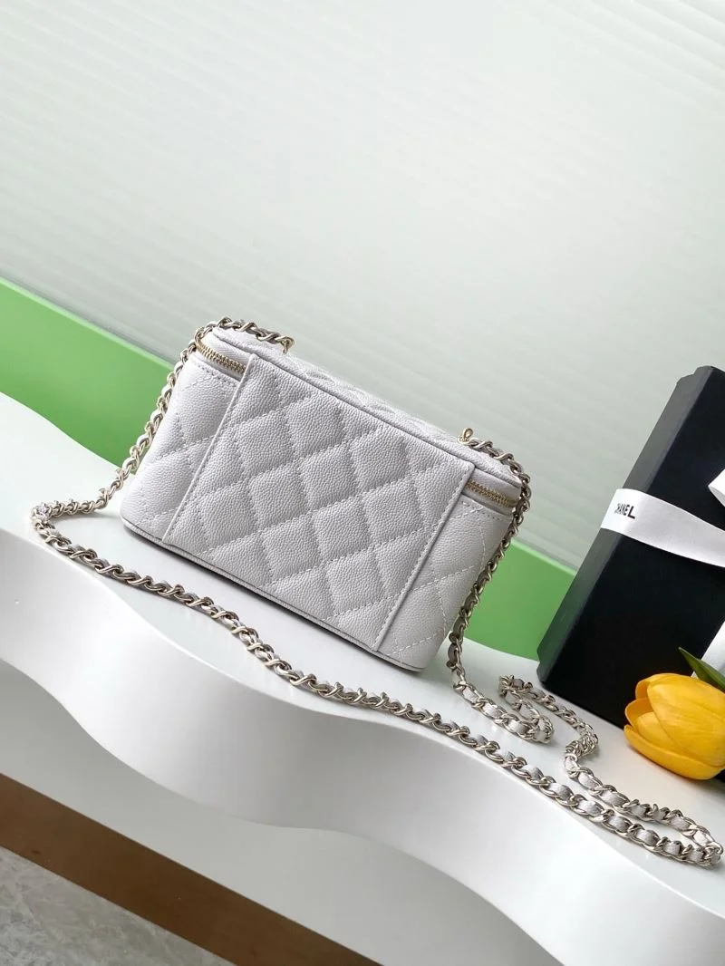 Chanel Cosmetic Bags Sophisticated 53337