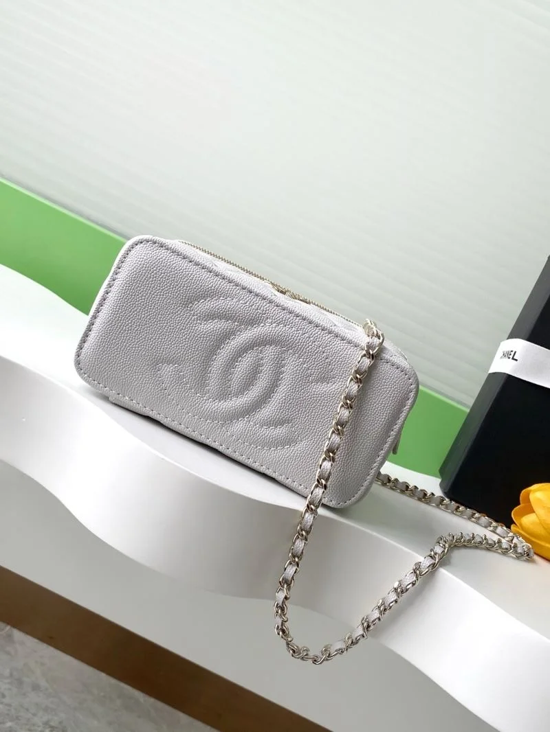 Chanel Cosmetic Bags Sophisticated 53337
