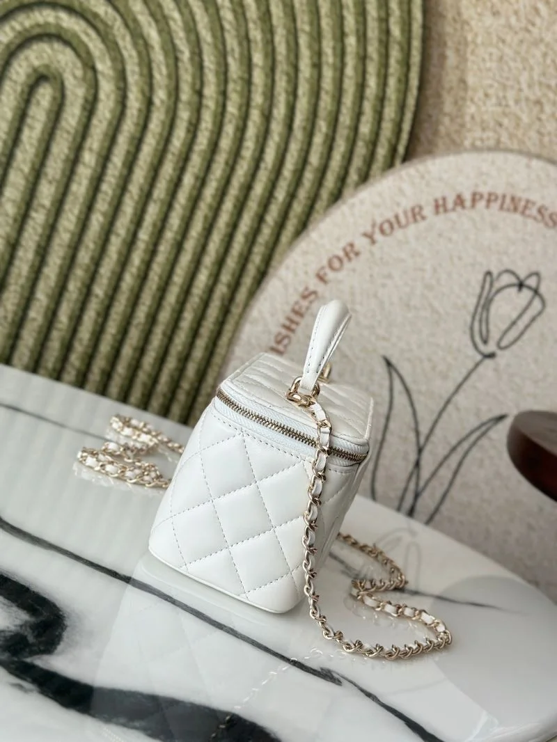 Chanel Cosmetic Bags Cozy 53324