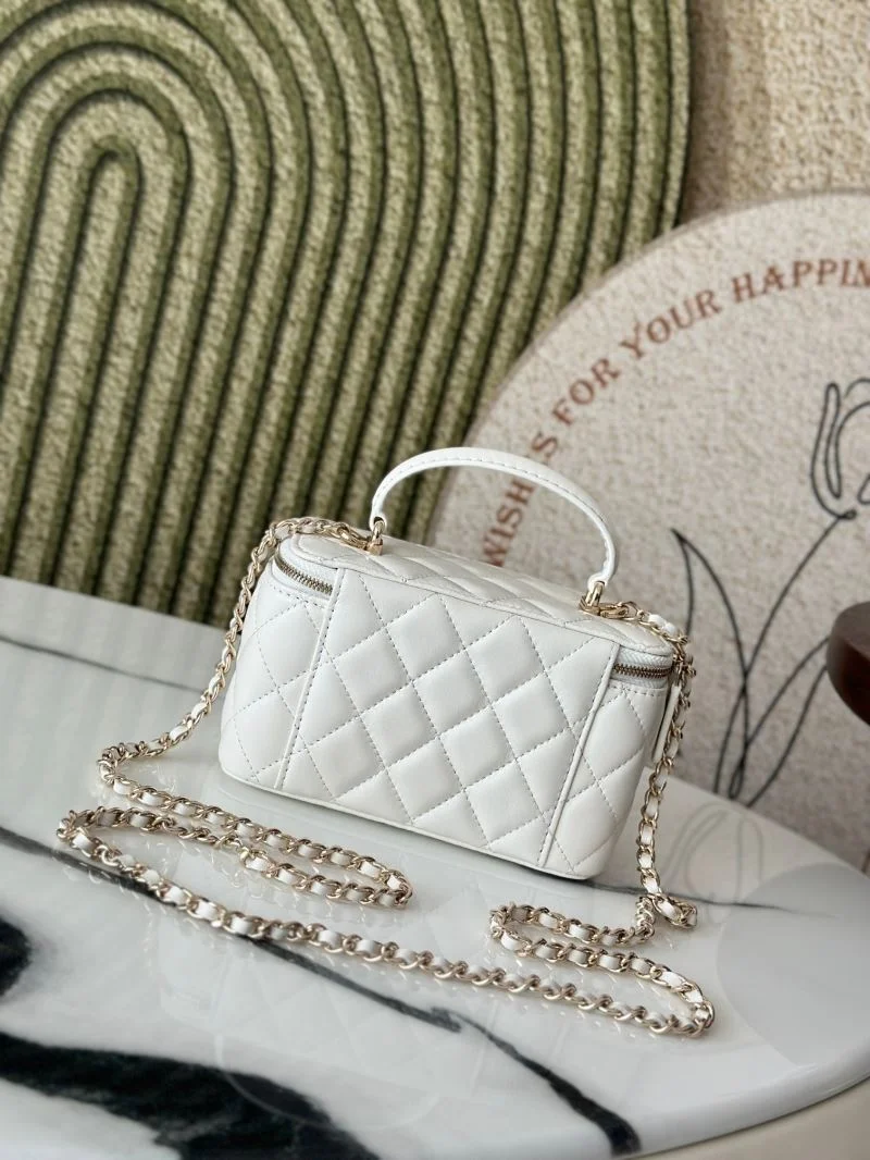 Chanel Cosmetic Bags Cozy 53324