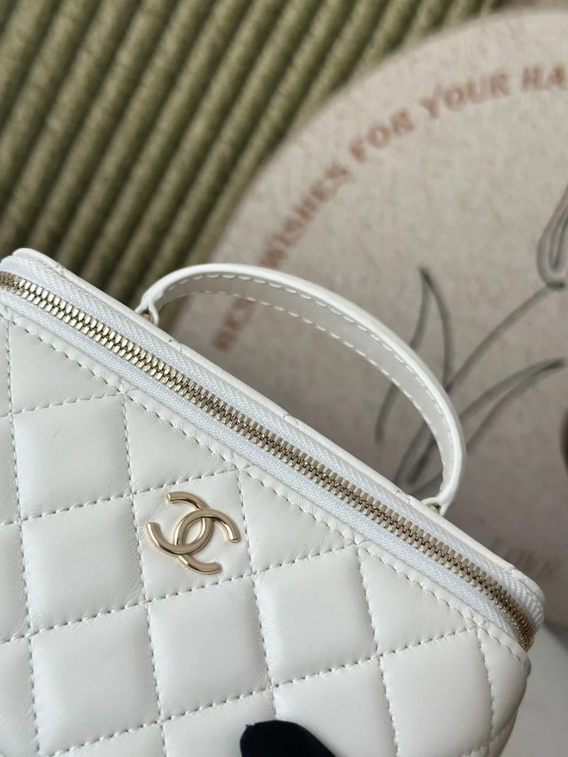 Chanel Cosmetic Bags Cozy 53324