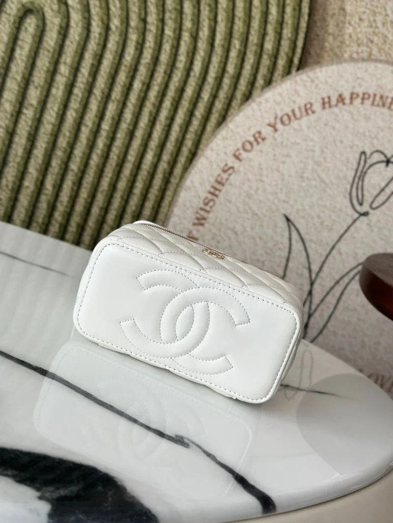 Chanel Cosmetic Bags Cozy 53324