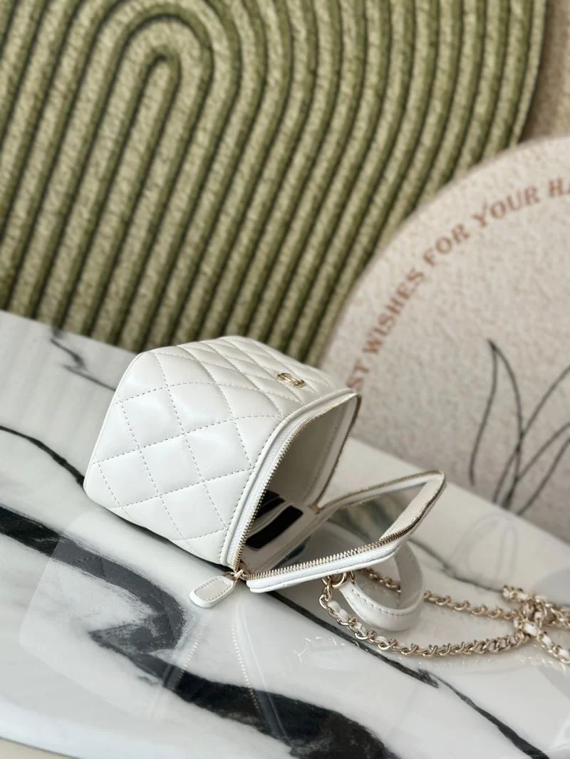 Chanel Cosmetic Bags Cozy 53324
