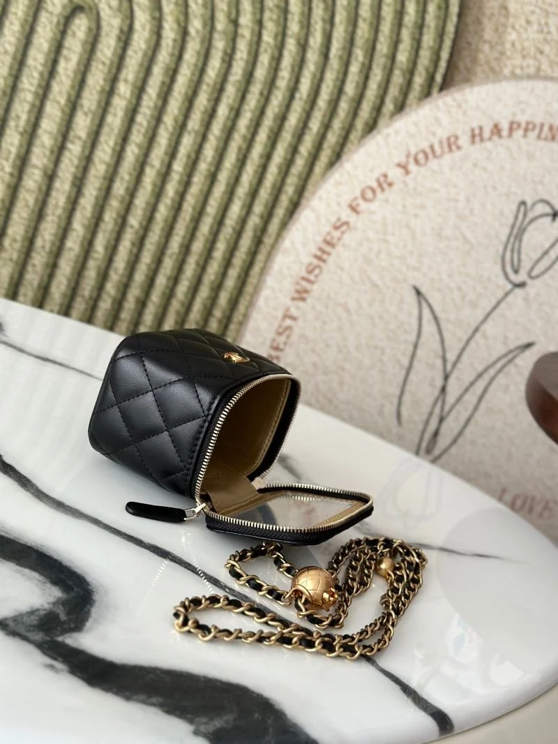 Chanel Cosmetic Bags Versatile 53340