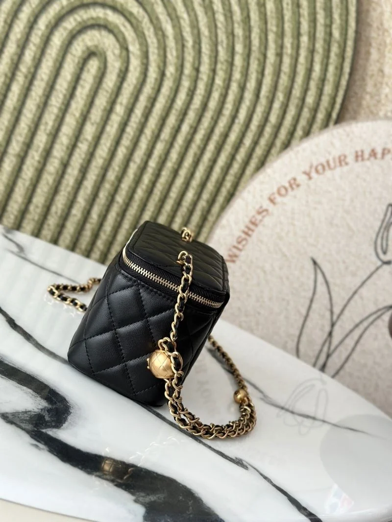 Lightweight Chanel Cosmetic Bags 53319