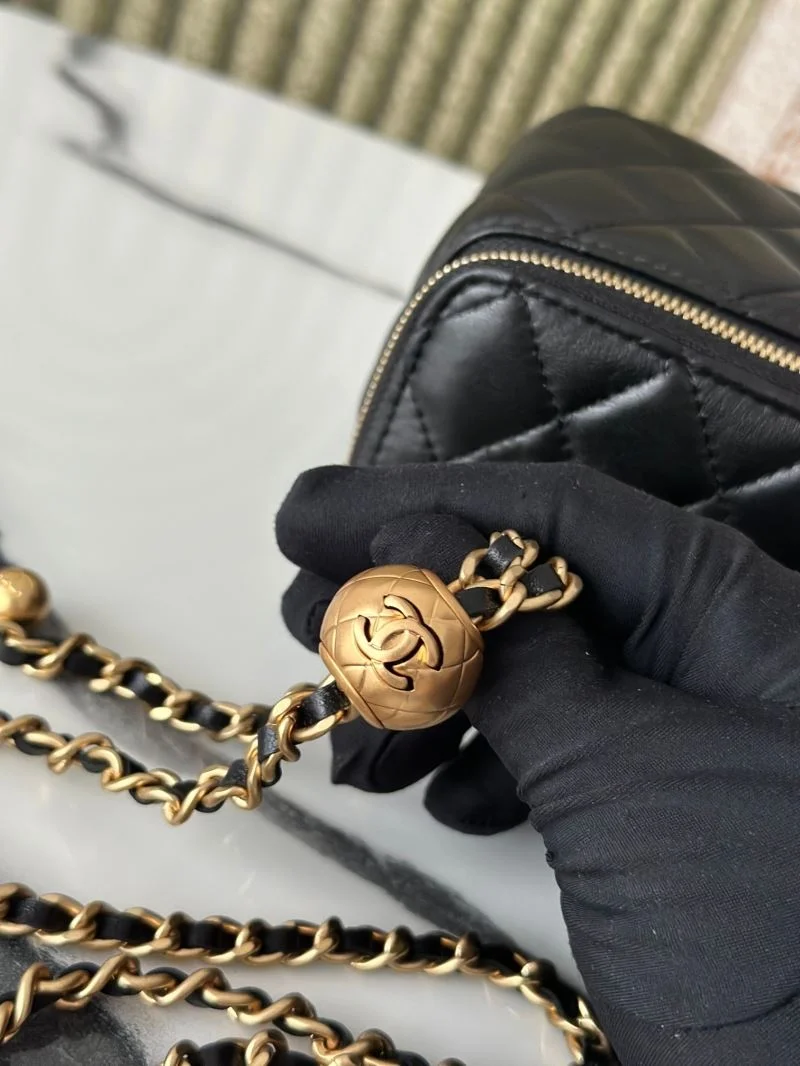 Lightweight Chanel Cosmetic Bags 53319