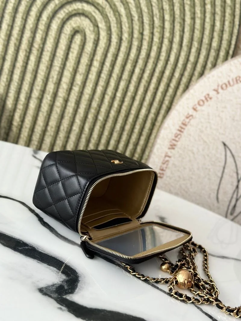 Lightweight Chanel Cosmetic Bags 53319