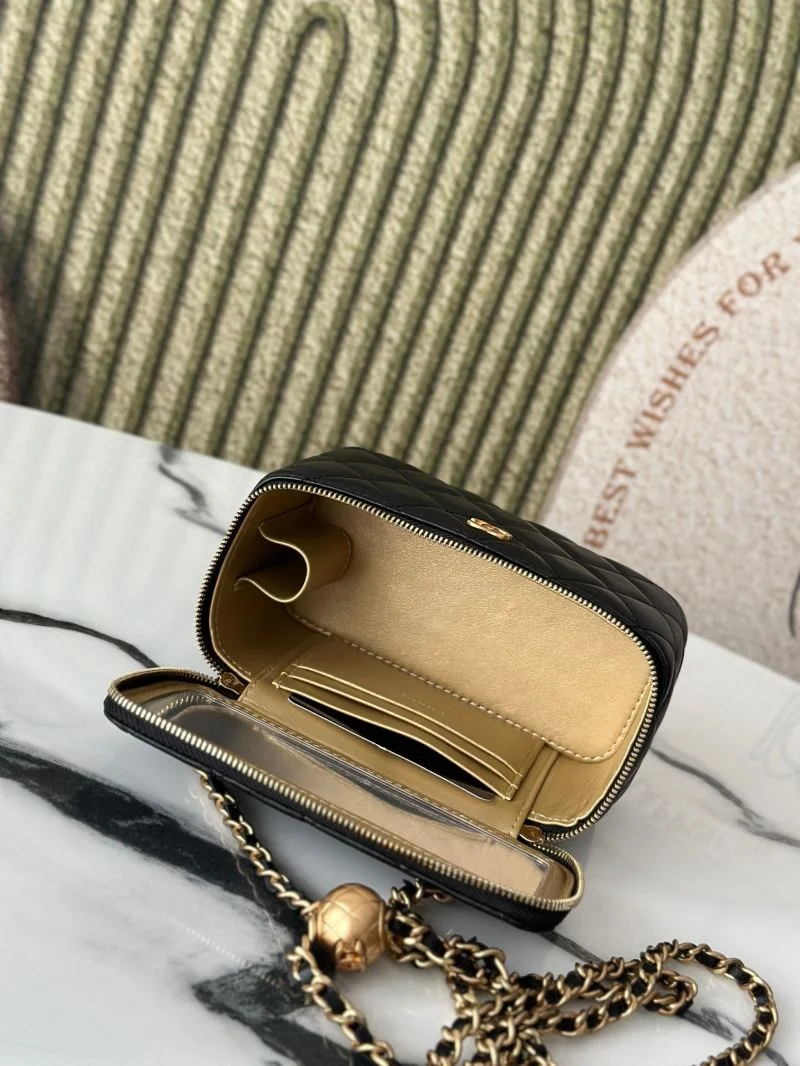 Lightweight Chanel Cosmetic Bags 53319
