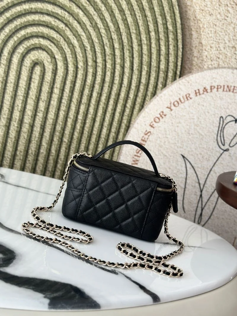 Effortless Chanel Cosmetic Bags 53313