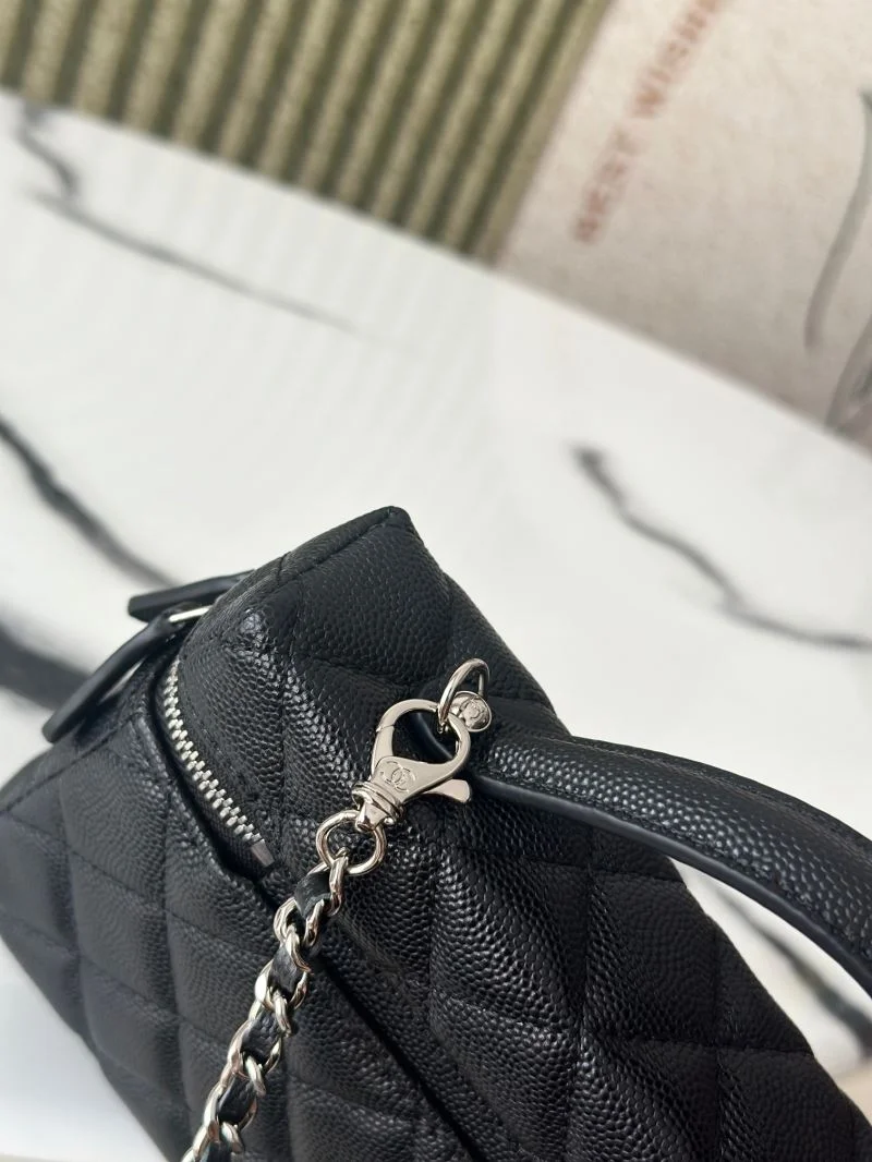 Chanel Cosmetic Bags Bold 53304