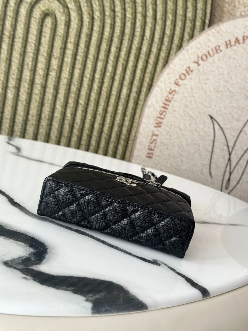 Chanel Cosmetic Bags Bold 53304