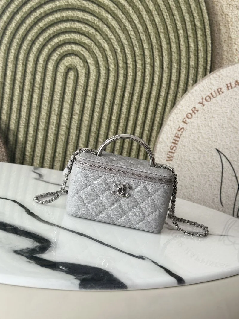 Minimalist Chanel Cosmetic Bags 53320