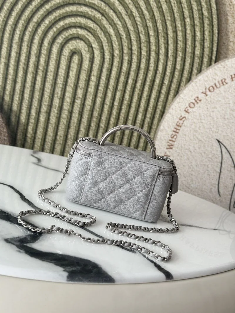 Minimalist Chanel Cosmetic Bags 53320