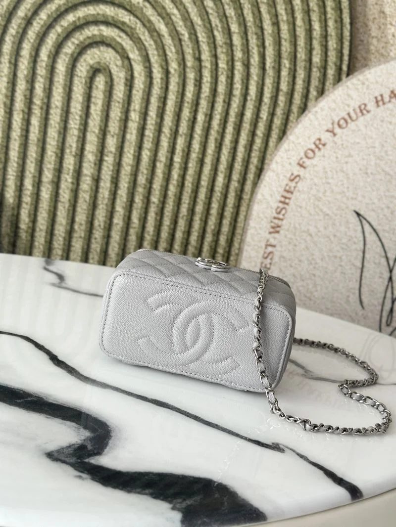 Minimalist Chanel Cosmetic Bags 53320