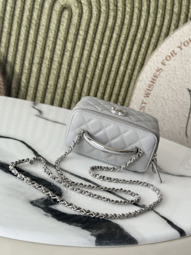Minimalist Chanel Cosmetic Bags 53320